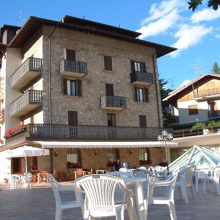 Hotel Carrara Serina  Esterno foto