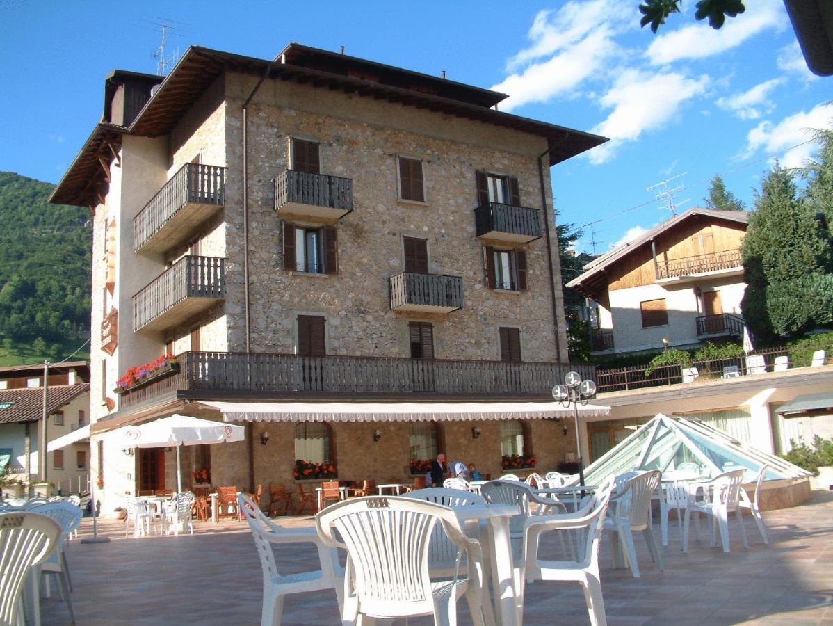 Hotel Carrara Serina  Esterno foto